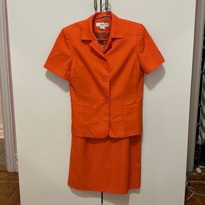 Le Suit Women's Textured Two-Button Slim Skirt Suit, Regular size 6